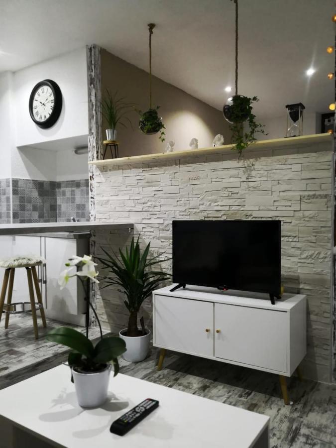 Studio Zen Et Cosy, Neuf En Pleine Ville Saint-Claude Ngoại thất bức ảnh